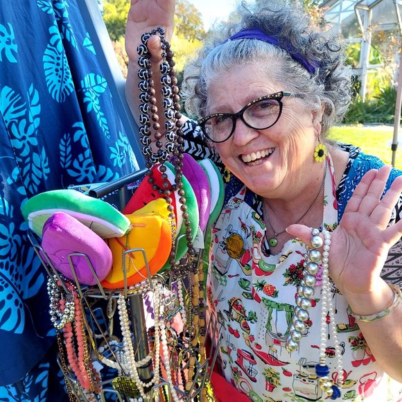 Meet your Posher, Vivian - Picture 4 of 5